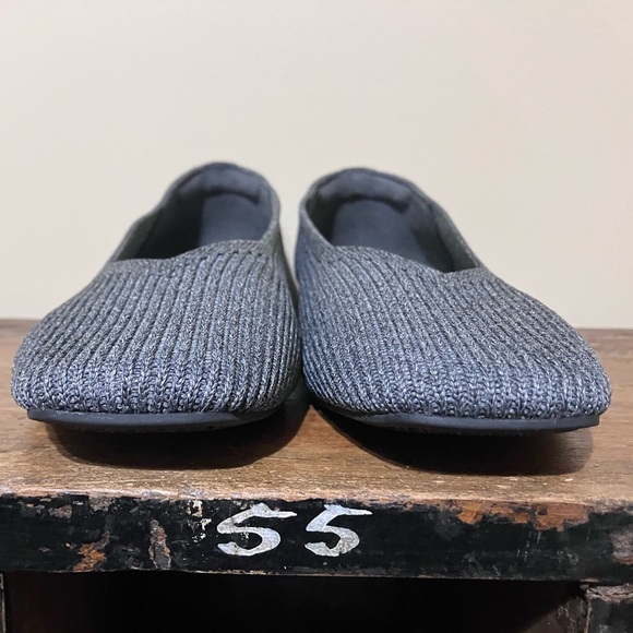 Lightweight Square-Toe V-Cut Flats (Margot Walker) - Picture 10 of 10